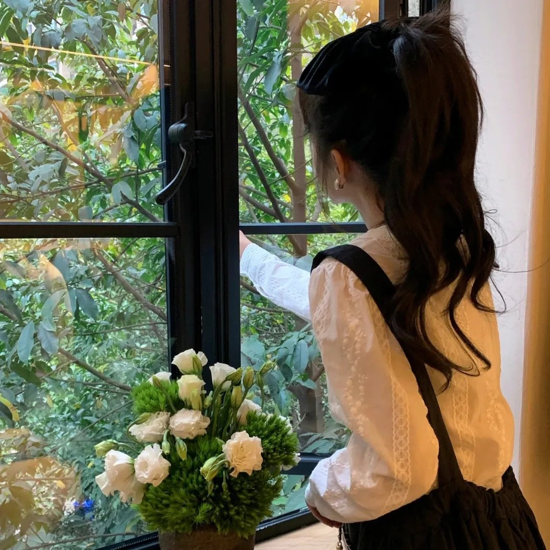 港口的日本姑娘